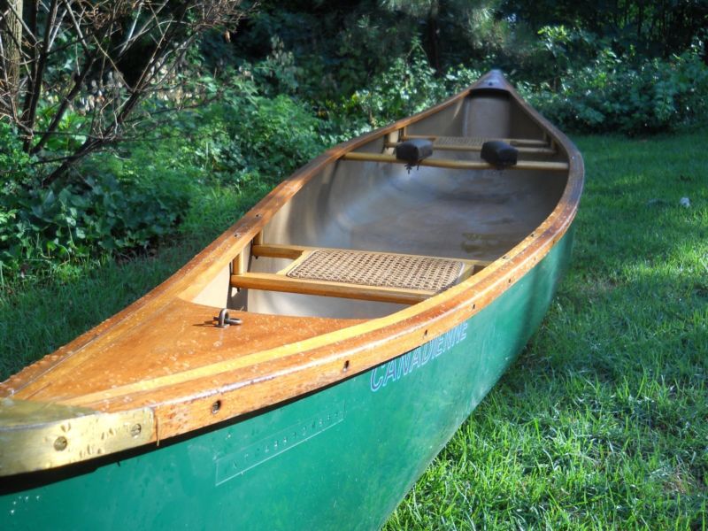 Old Town Canoe, Canadienne, 17', Kevlar With Wood Trim 