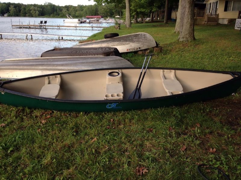 Old Town Sport 14' Green Canoe With 2 Paddles for sale 