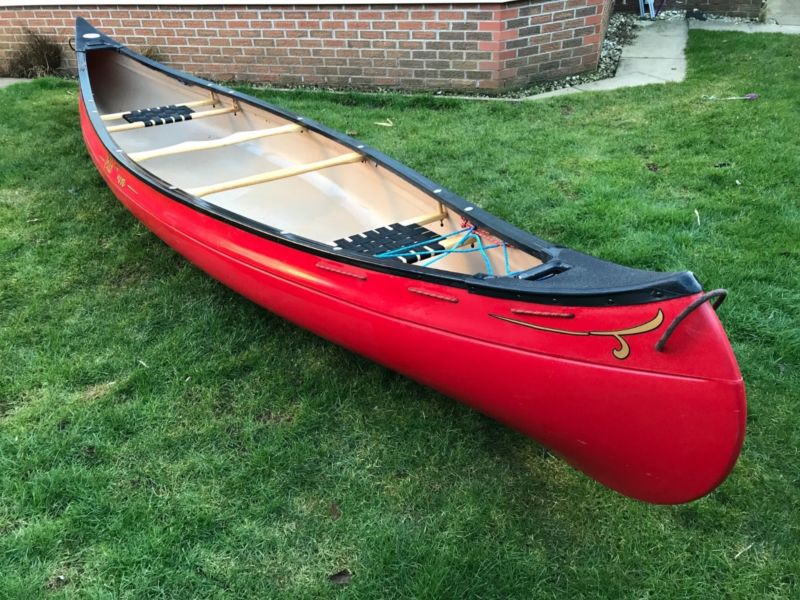 old town canadian canoe charles river 16 ft + 4 paddles