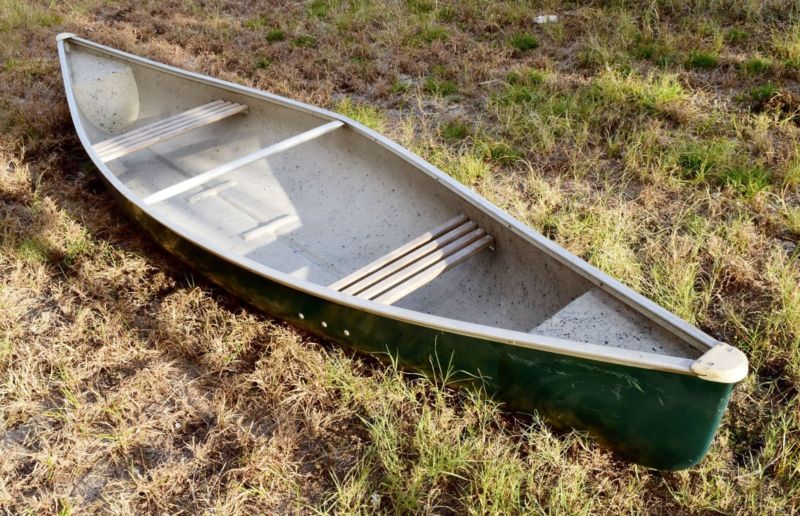 indian river beaver 12ft fiberglass canoe /boat 18993-1