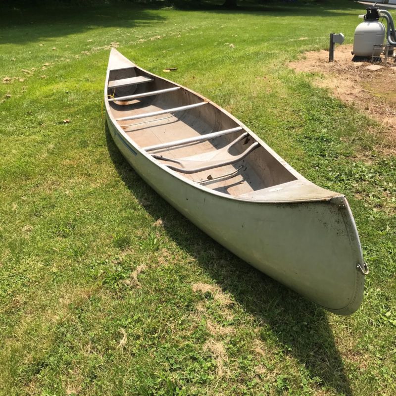 17' grumman canoe - no holes or dents very good condition