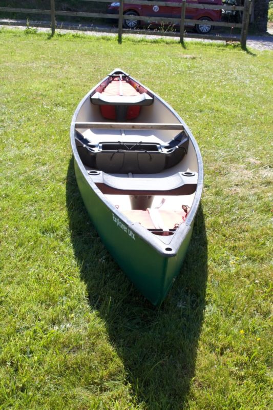 Pelican Explorer Dlx Open Canoe With 2 Paddles And Foam 