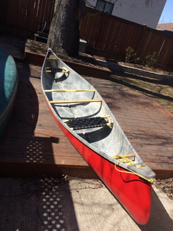 Canoe for sale from Canada