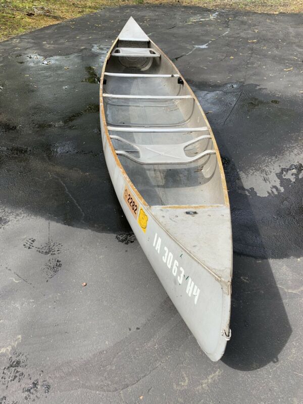 15 Foot Grumman Aluminum Canoe for sale from United States