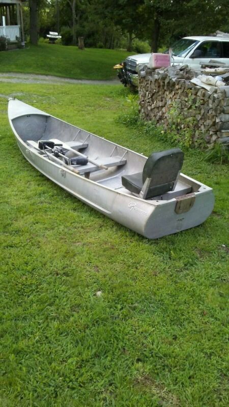 older 15 ft. grumman aluminum wide squareback canoe