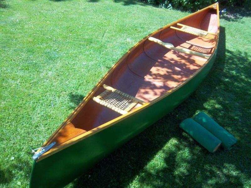 rare vtg pinetree made with kevlar 16 ft canoe built in