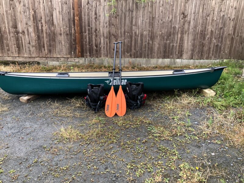 Open Canadian Canoe Pelican Explorer Dlx 15.5 Foot In Good Condition