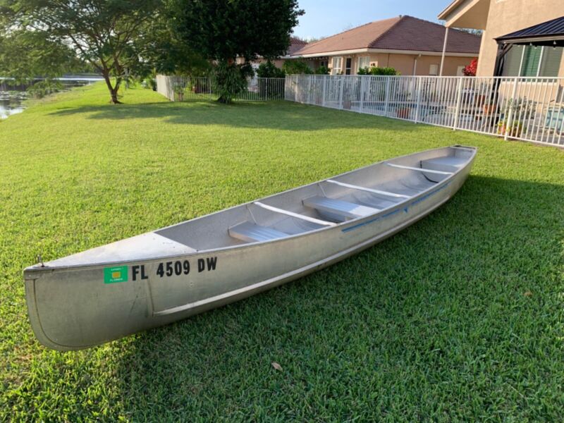 Canoe Grumman 19 Foot Square Back Aluminum for sale from United States