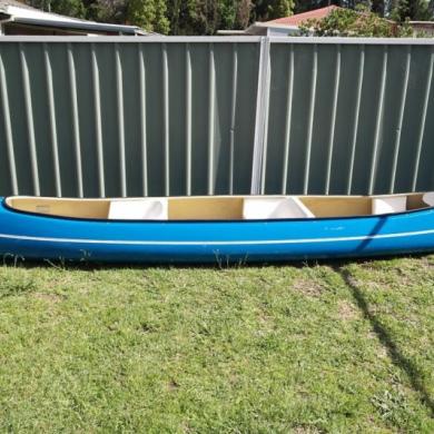 B-Line Wallaroo Canoe Length: 4.7m , 3 Seats , 2 Paddles. Retail $1495 ...